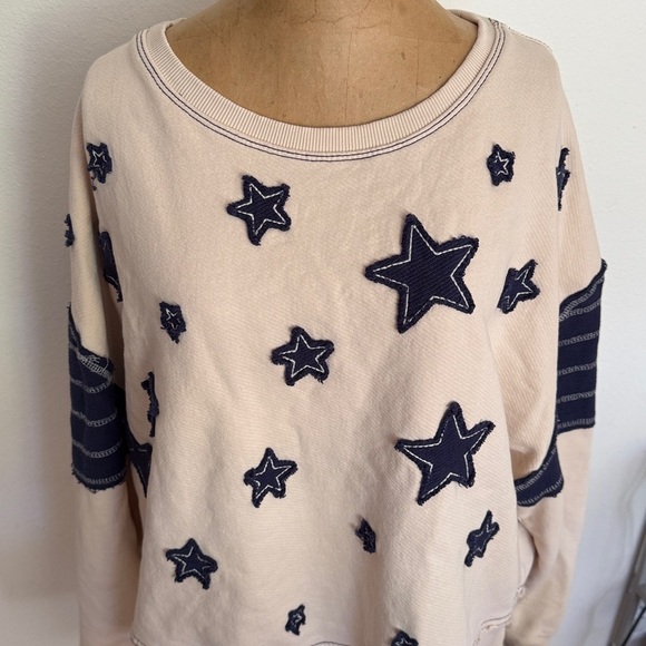 Pilcro sz M Cream Textured cotton Top appliqué star details in navy arm bands - Picture 2 of 8